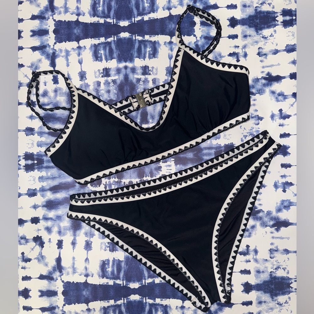 Cupshe Black and White Bikini Set